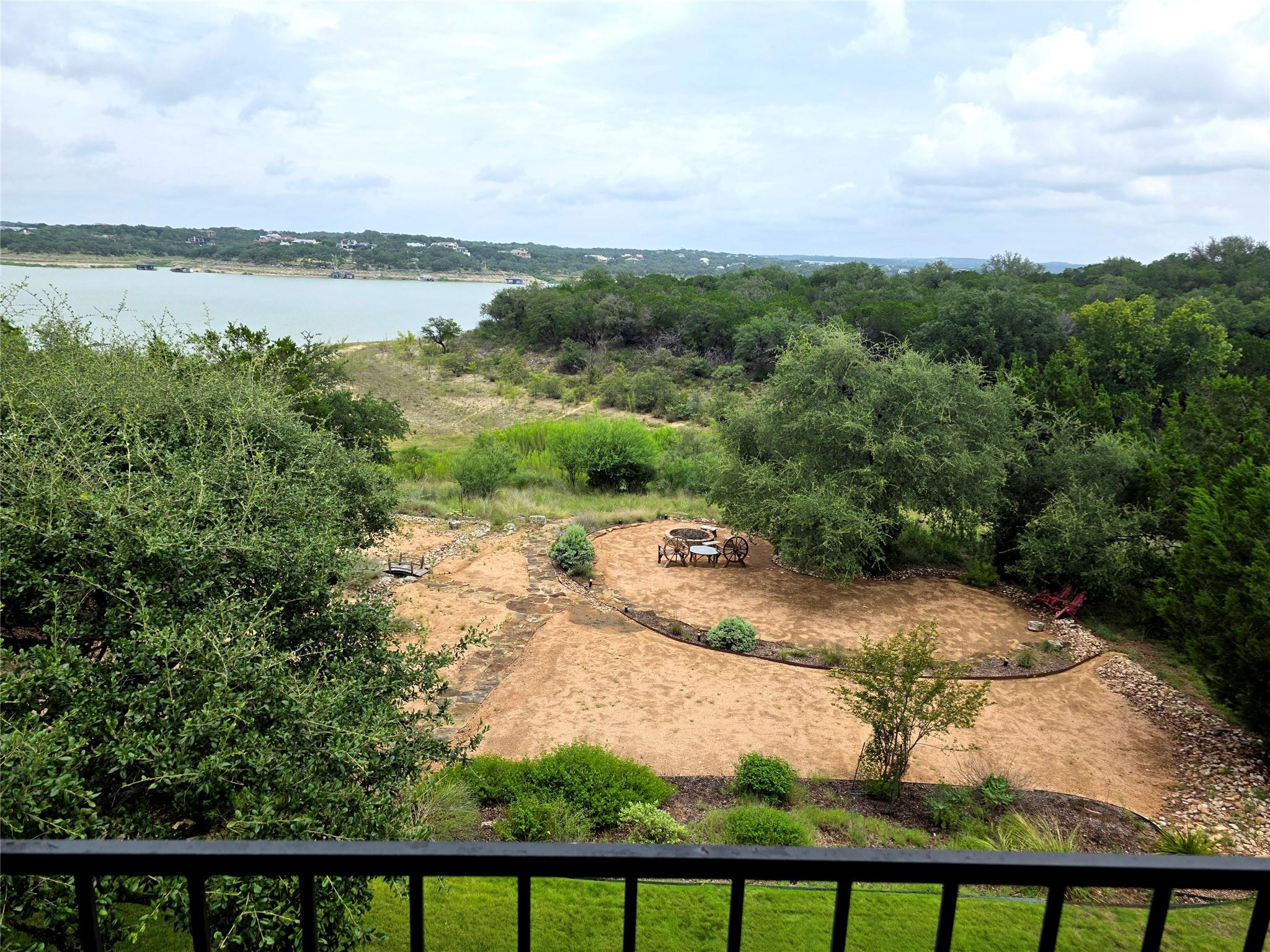 164 Lakefront DR