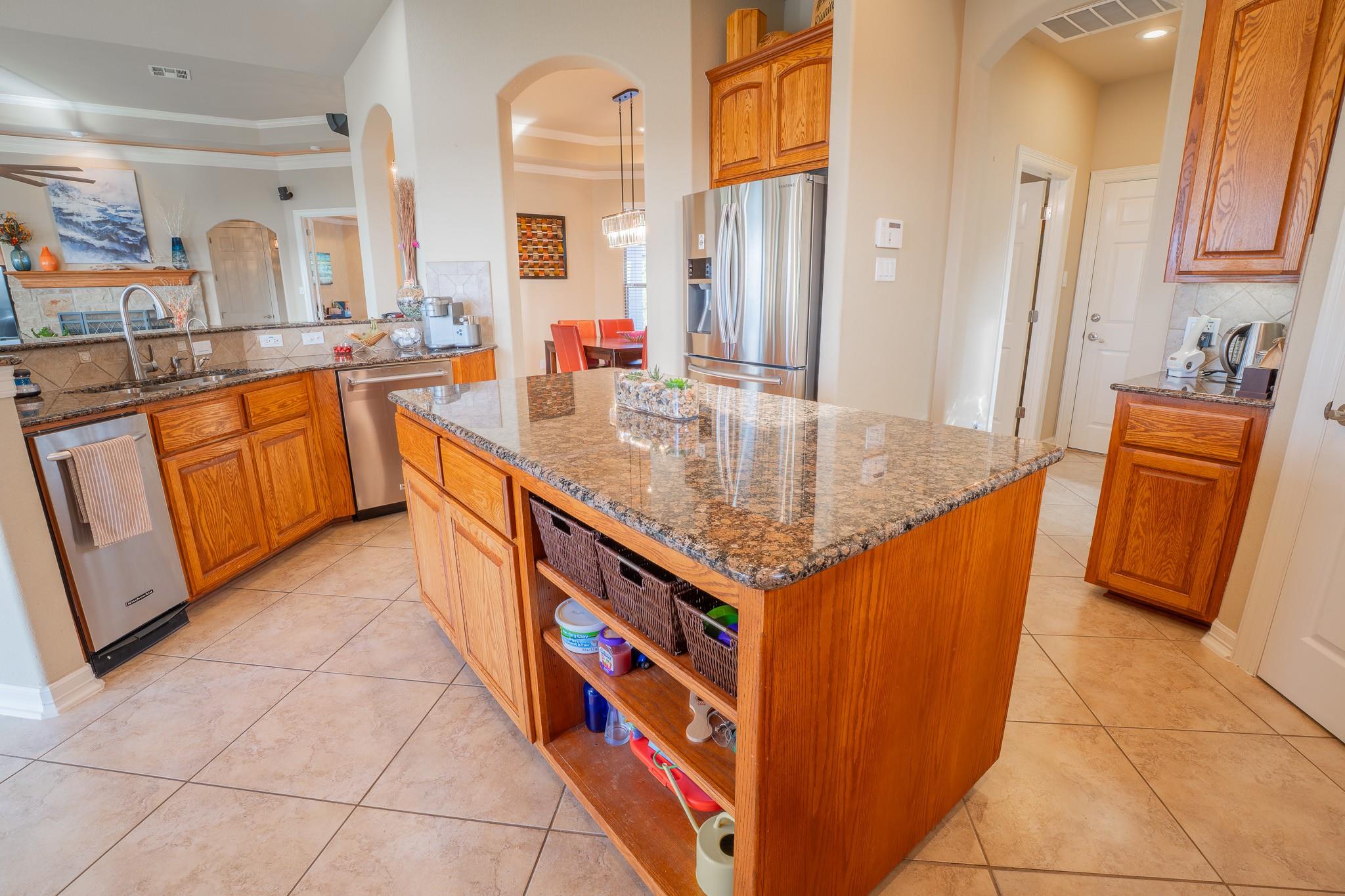 164 Lakefront DR
