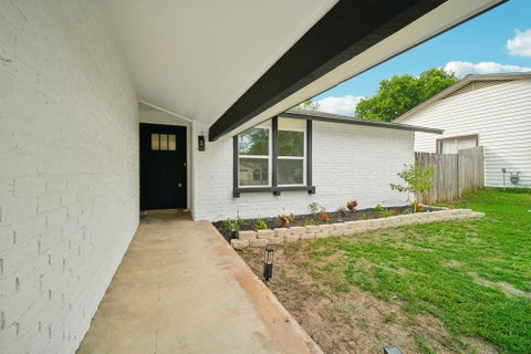 Tiny photo for 10219 W Rutland VLG, Austin, TX 78758 (MLS # 7390382)