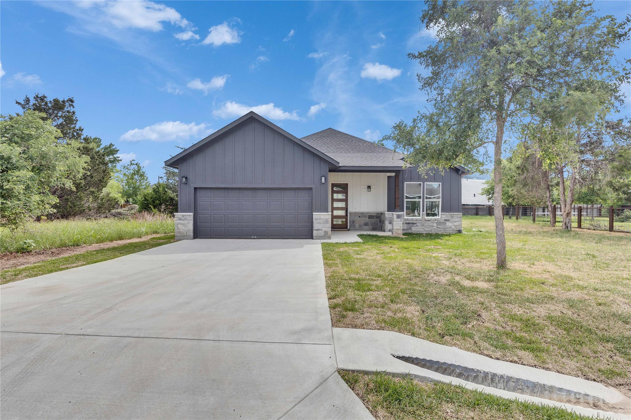 353 Nene LN