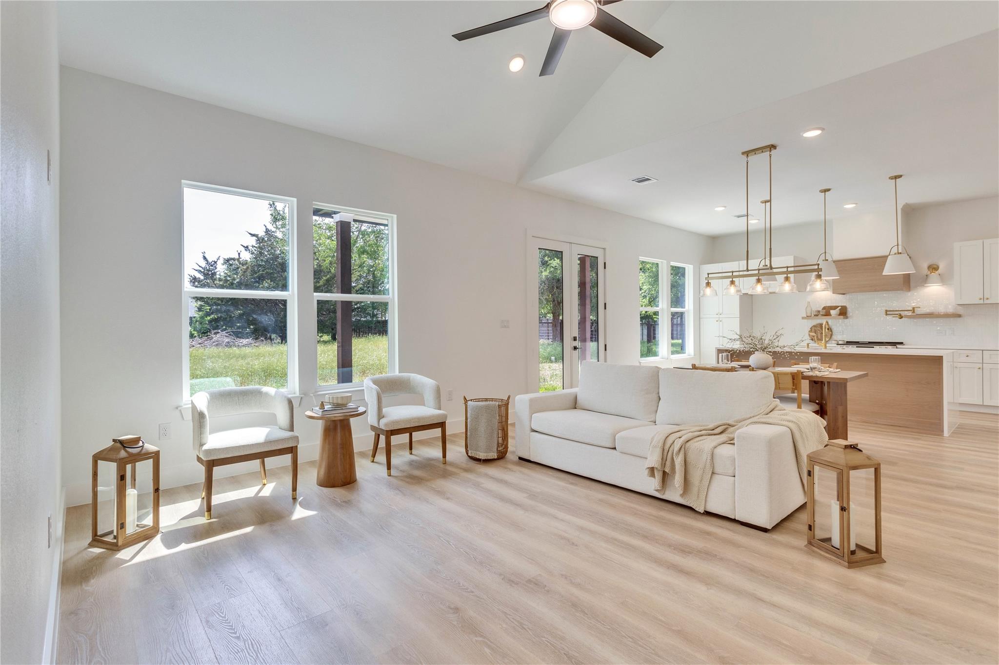 353 Nene LN