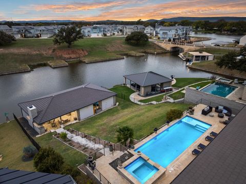 202 Clearwater DR Kingsland TX 78639