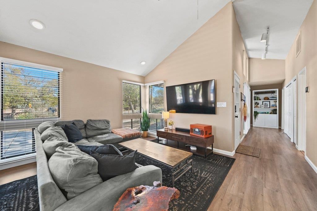 Photo of 1505 N Lbj DR, San Marcos, TX 78666 (MLS # 1077310)