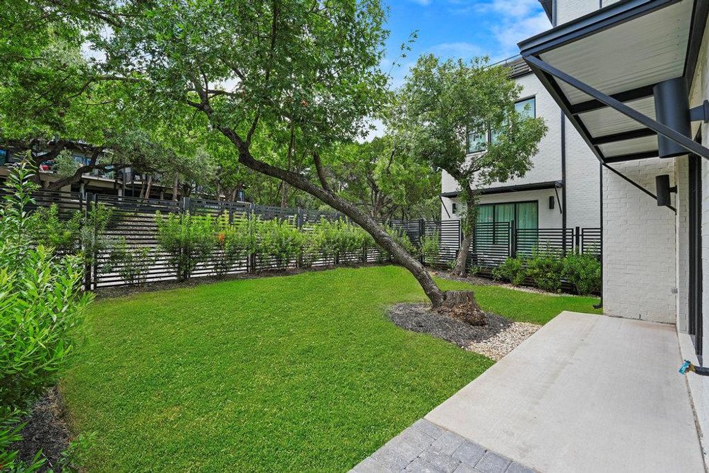 Photo of 1719 Spyglass DR #17, Austin, TX 78746 (MLS # 9217113)