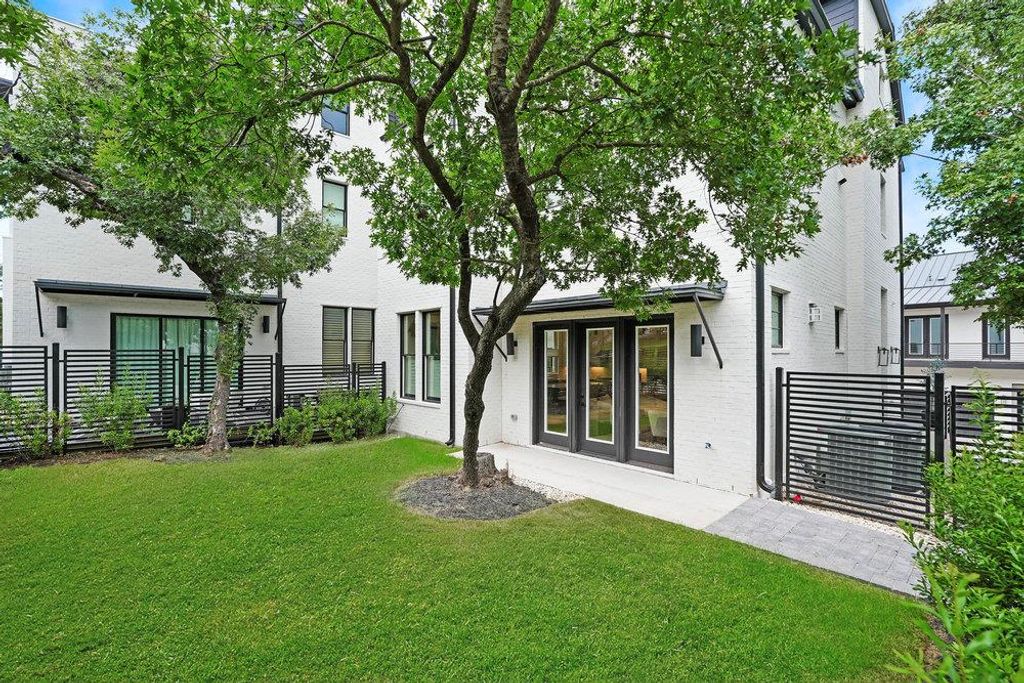 Photo of 1719 Spyglass DR #17, Austin, TX 78746 (MLS # 9217113)