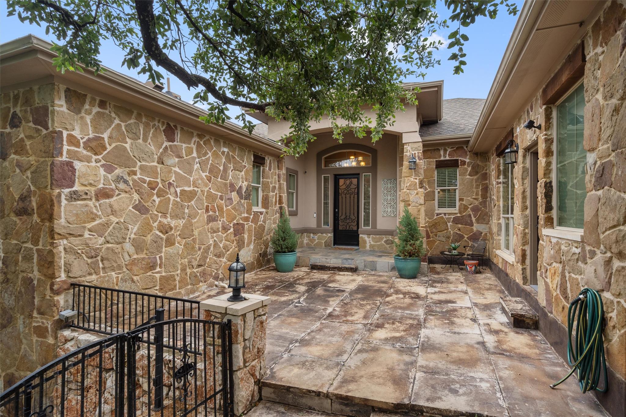 2504 Highland TRL
