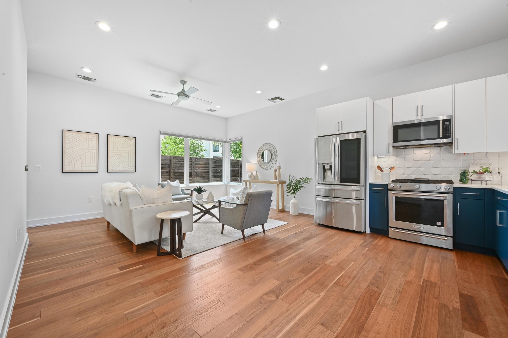 2010 Goodrich Ave 8B