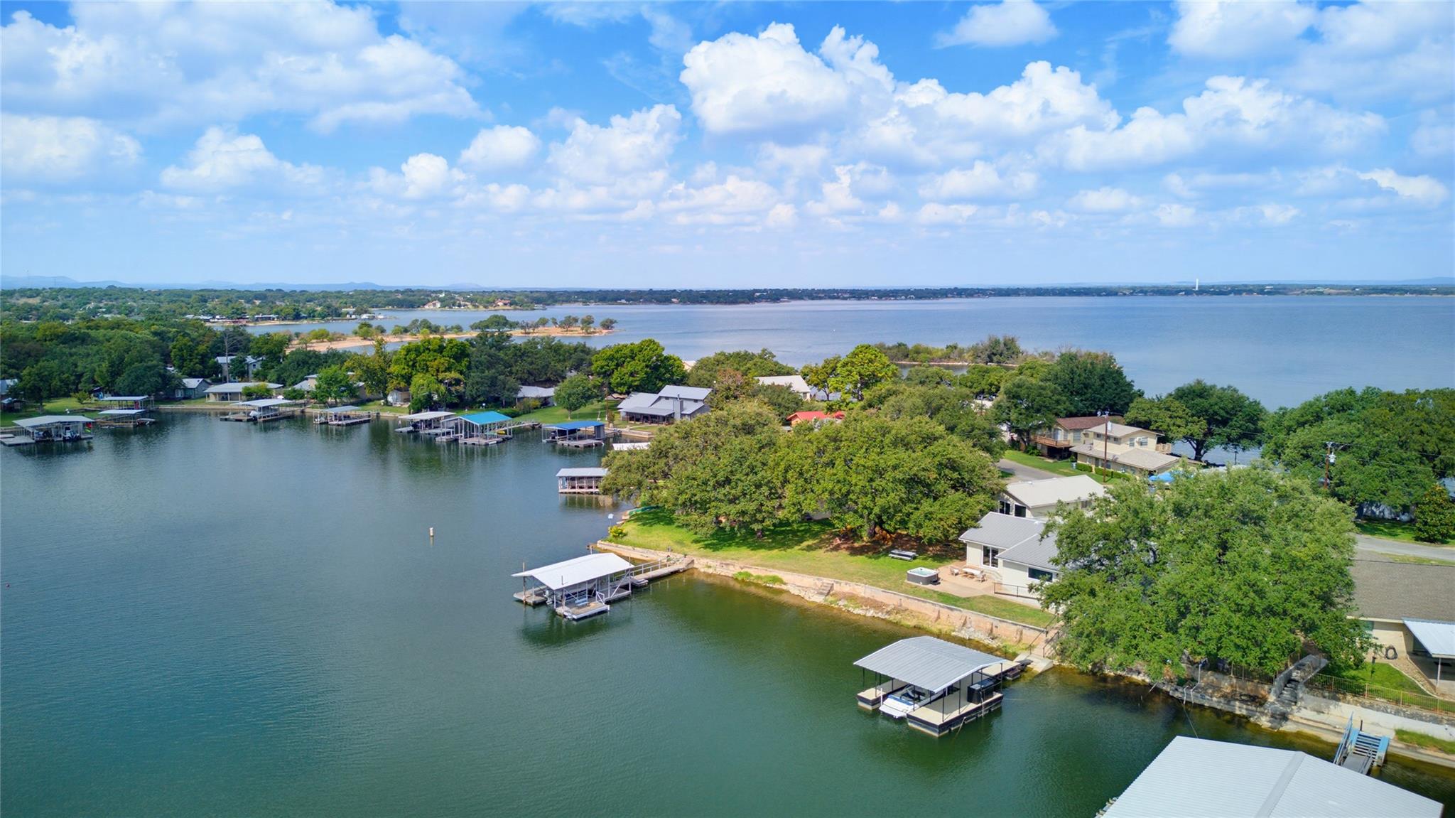 516 Island Lodges DR