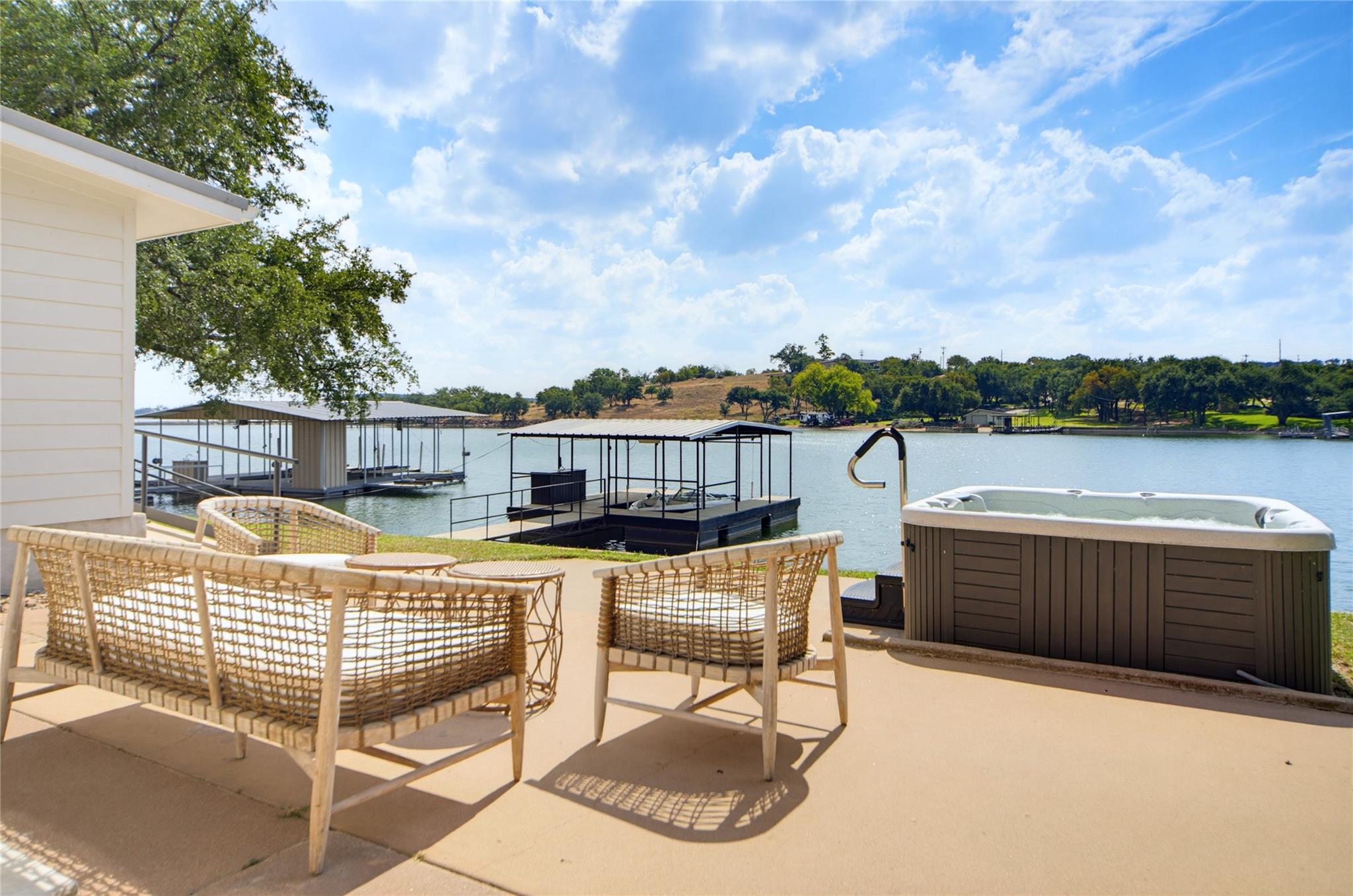 516 Island Lodges DR