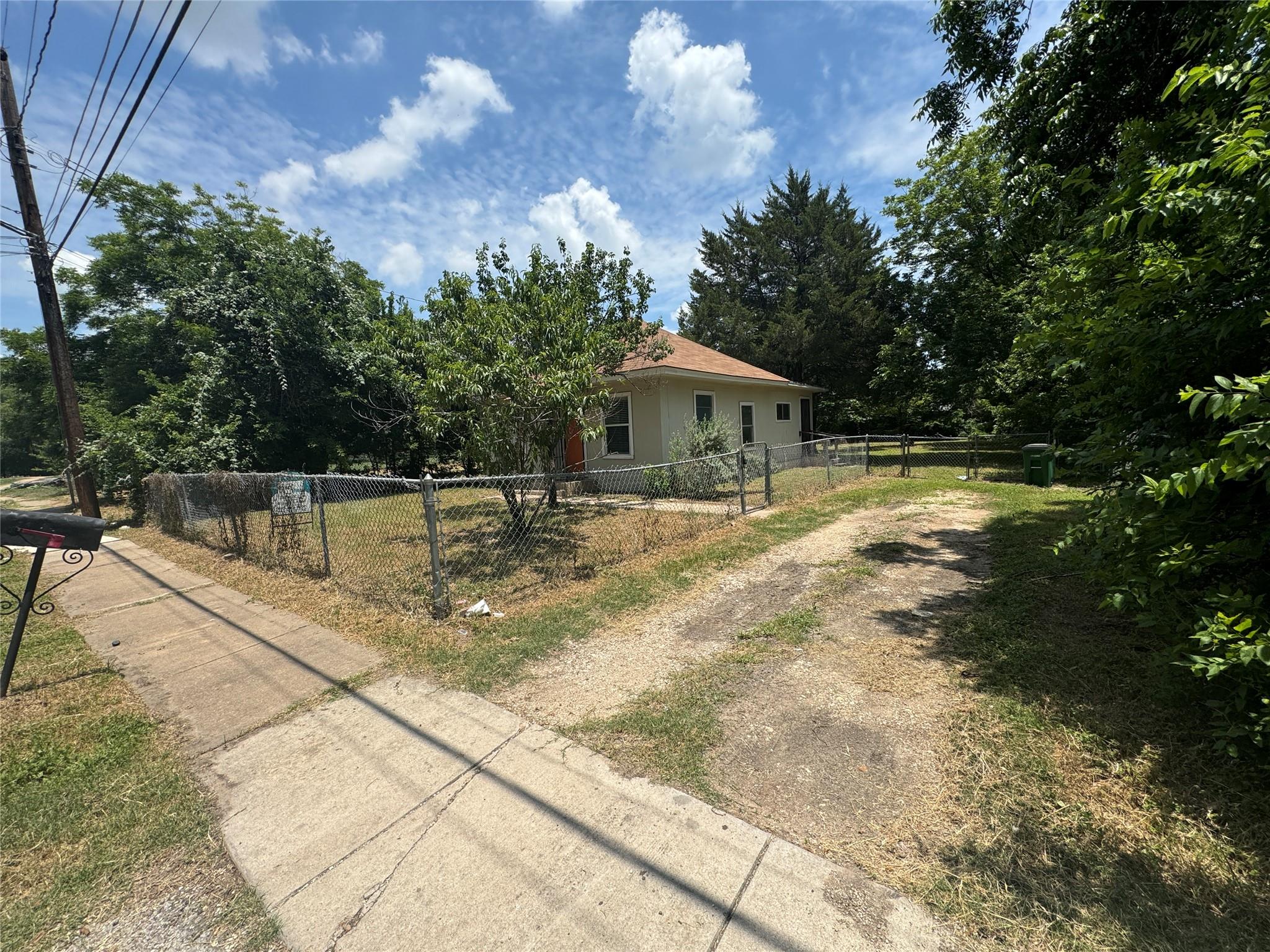 1133 Saucedo ST