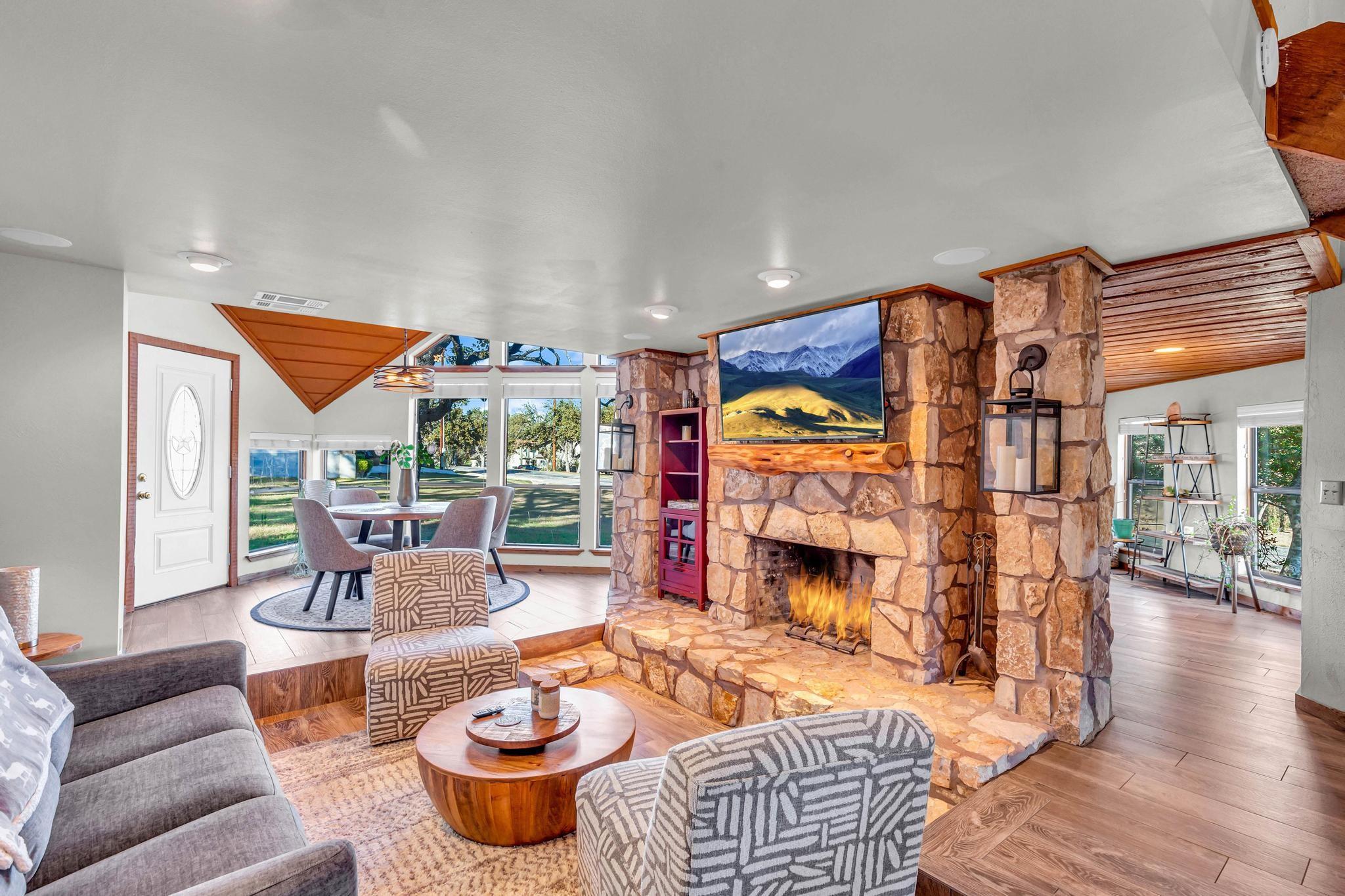 318 Coventry RD