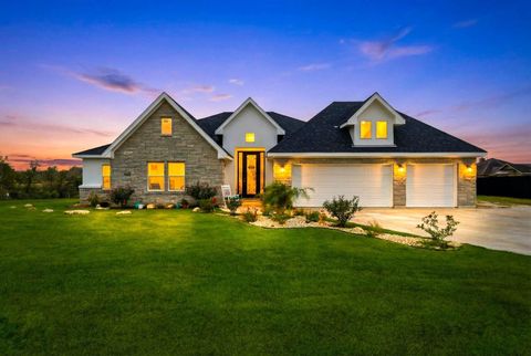 7074 Newman BLVD Kyle TX 78640