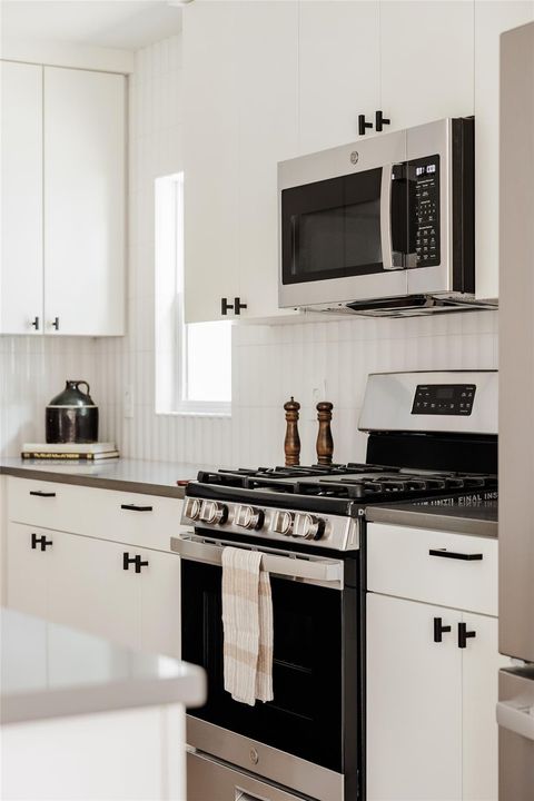 Tiny photo for 5204 Hedgewood DR, Austin, TX 78745 (MLS # 4830291)
