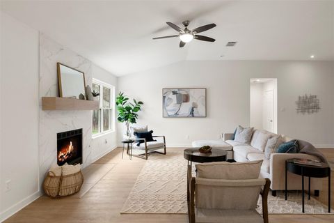 Tiny photo for 8104 Doe Meadow DR, Austin, TX 78749 (MLS # 1944985)