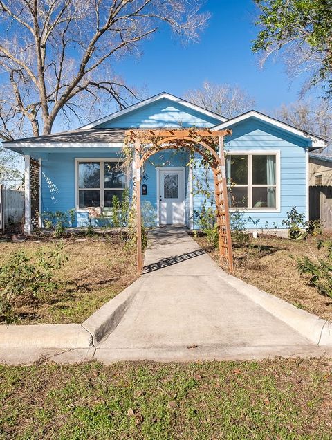 A home in Smithville