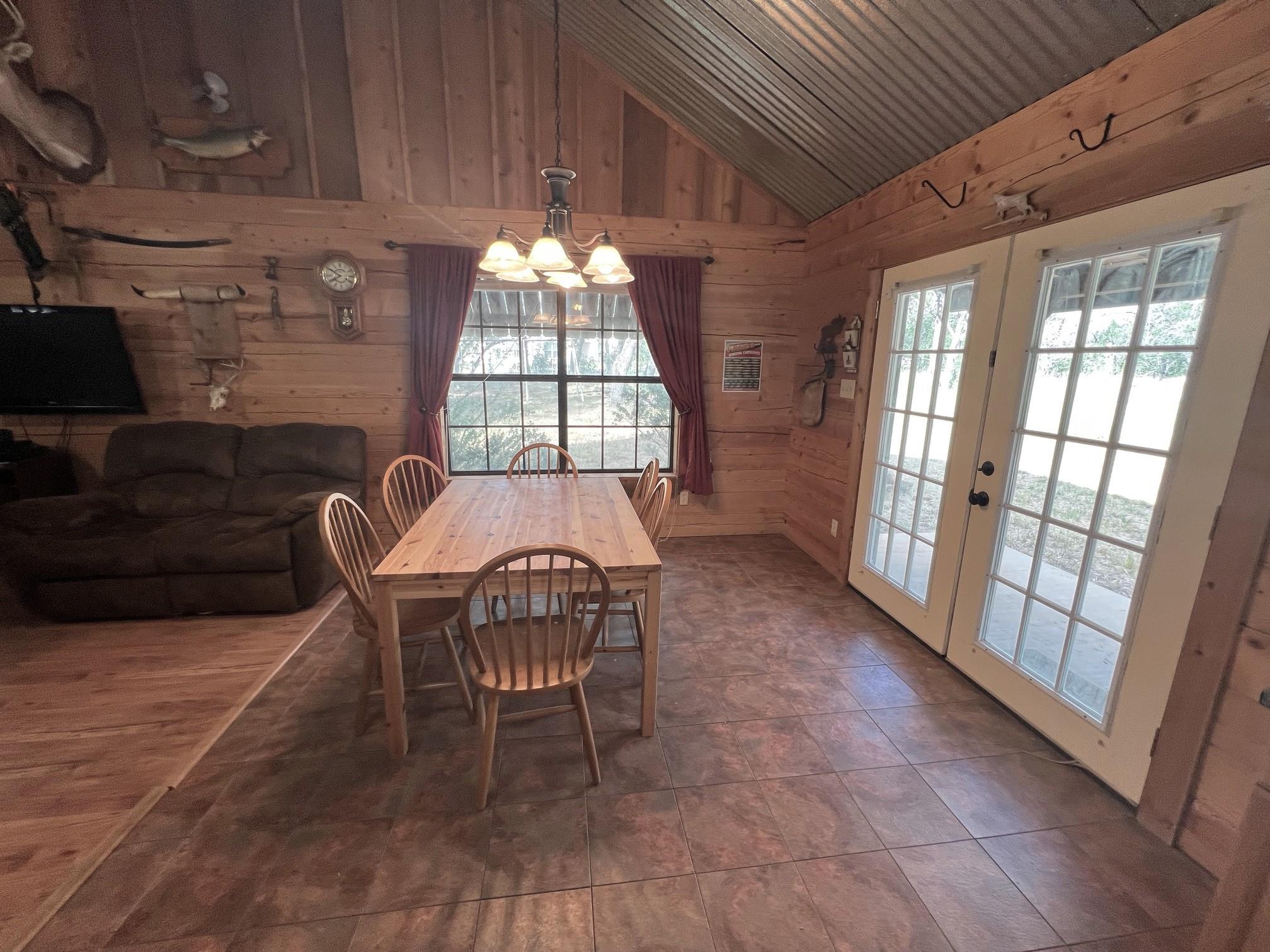 1127 Whitetail DR