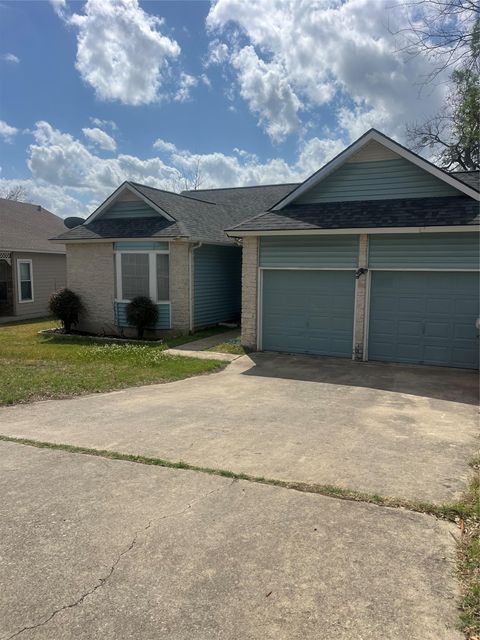 Photo of 2201 Crownspoint DR, Austin, TX 78748 (MLS # 5870123)