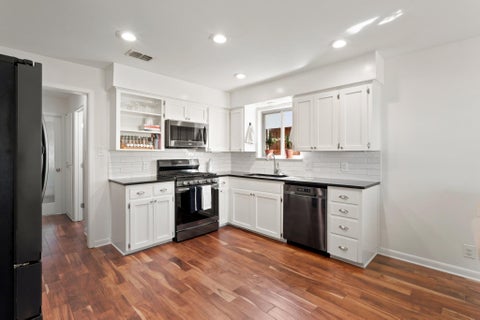 Tiny photo for 6504 Sunnysky WAY, Austin, TX 78745 (MLS # 7195869)