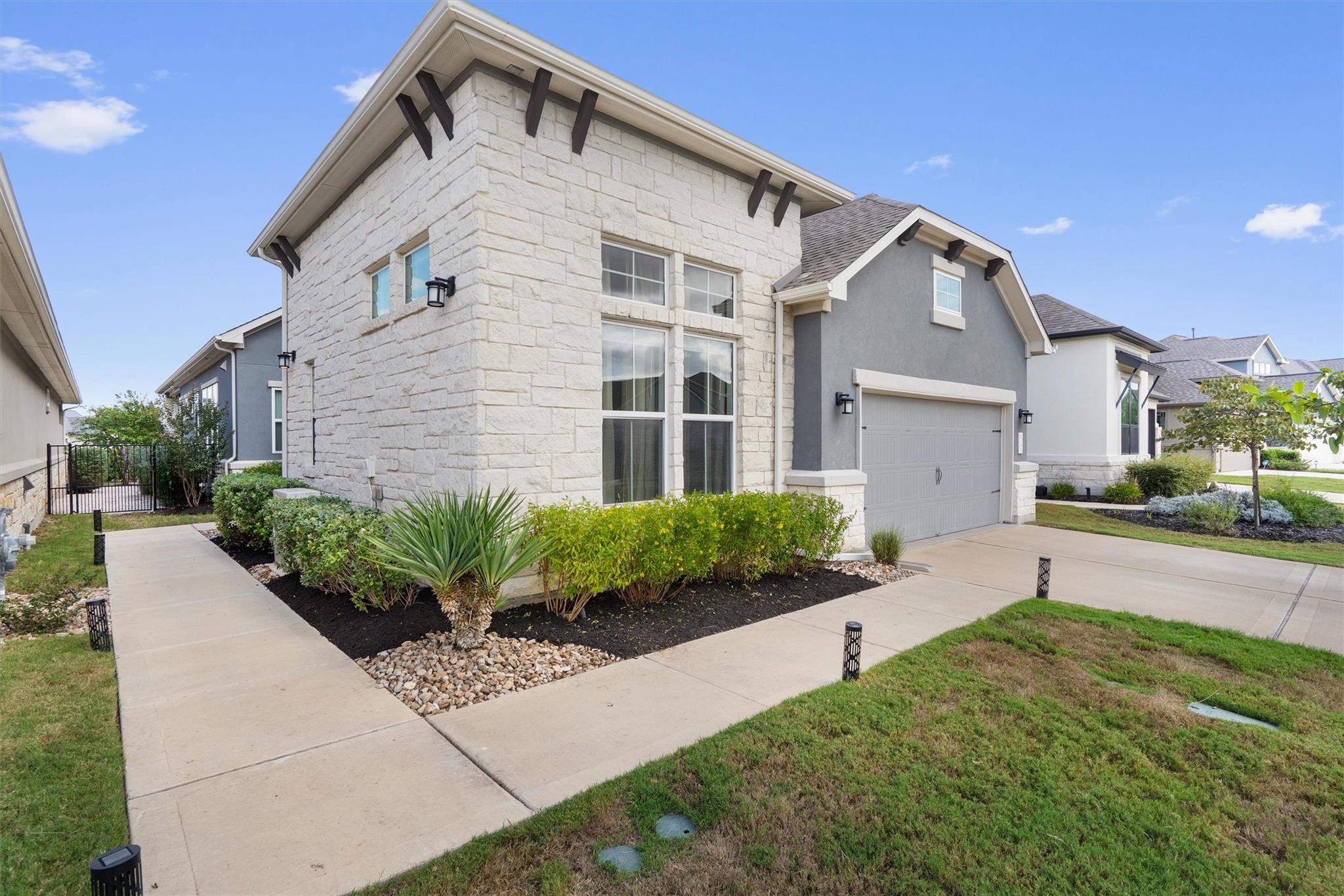 793 Faith DR
