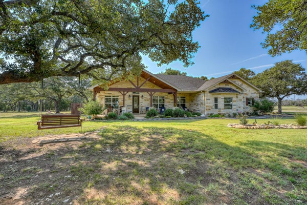 105 BUFFALO BEND TRL, LAMPASAS, TX 76550 - Image cba07deddd3c3d0d66d4b2ce628a2522/1379778826