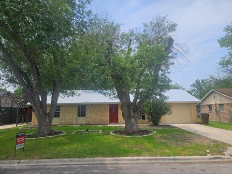 Photo of 1401 Trinity ST, Lockhart, TX 78644 (MLS # 9791759)