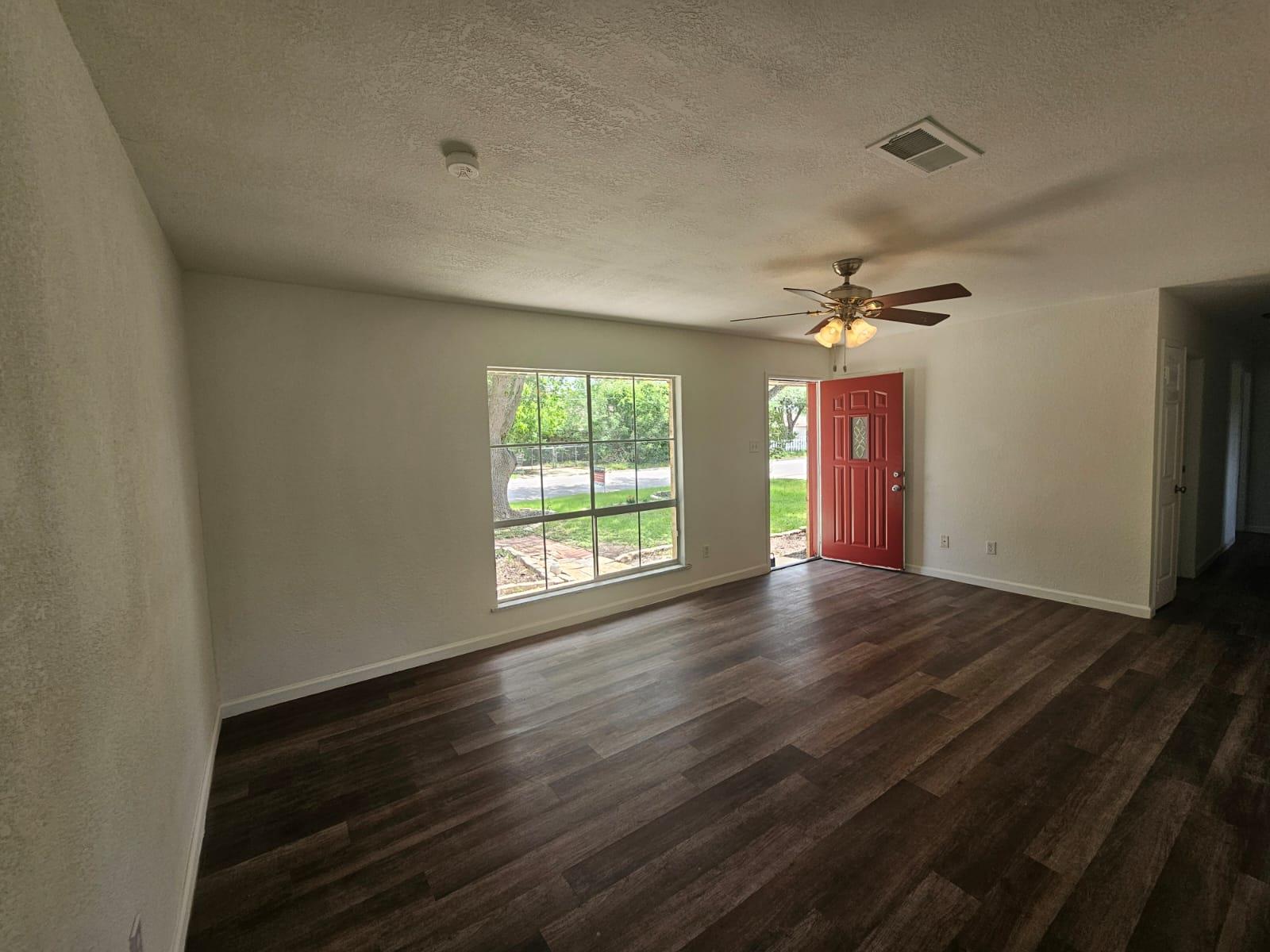 1401 Trinity ST