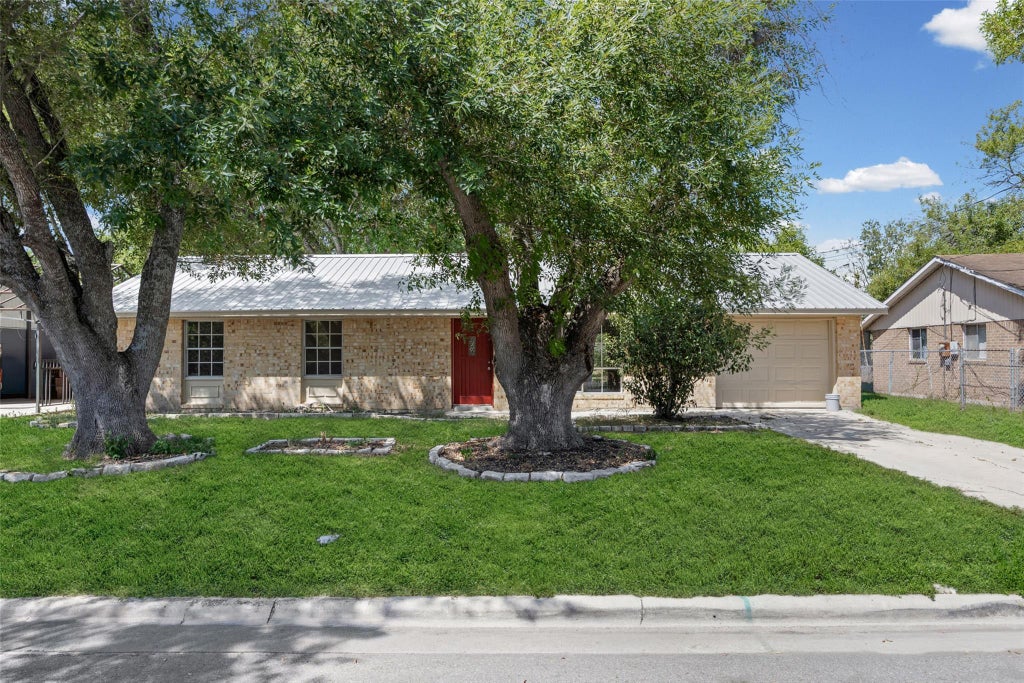 Photo of 1401 Trinity ST, Lockhart, TX 78644 (MLS # 9791759)