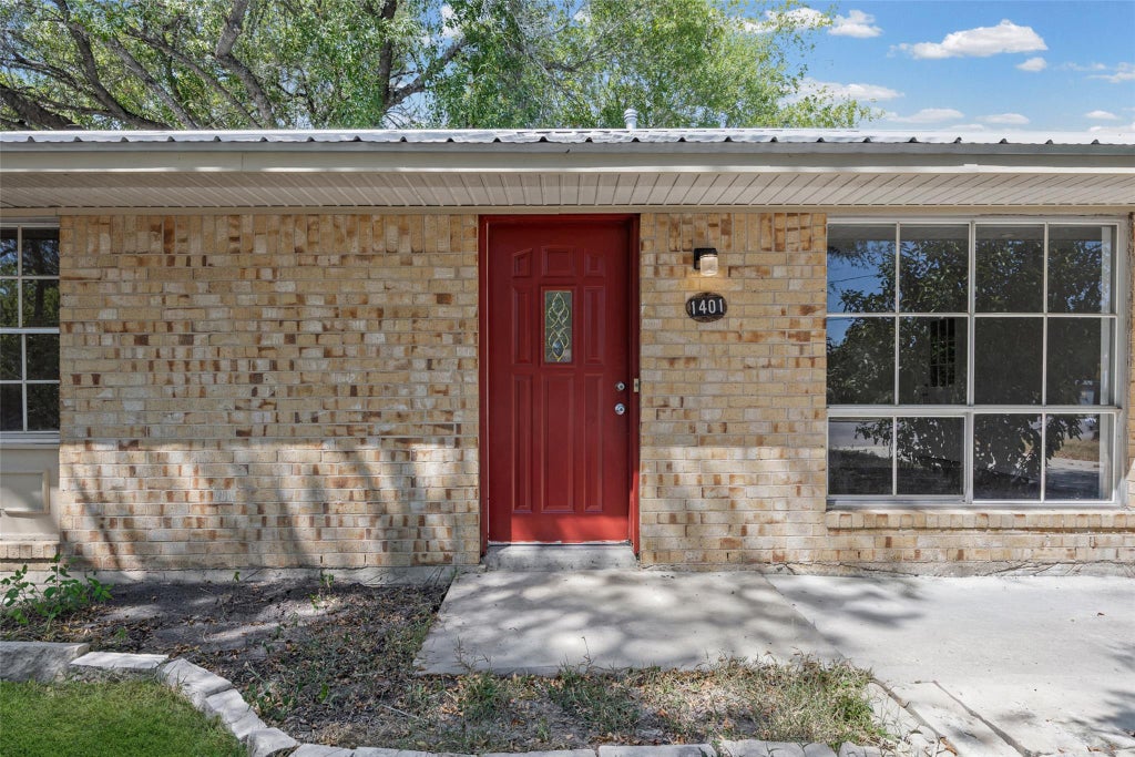 Photo of 1401 Trinity ST, Lockhart, TX 78644 (MLS # 9791759)
