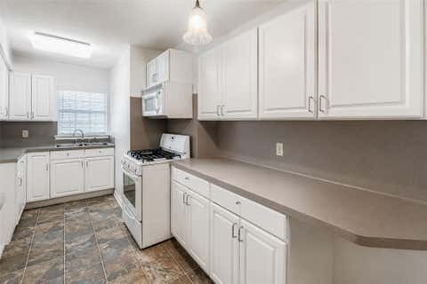Tiny photo for 2308 Santa Rita ST, Austin, TX 78702 (MLS # 8047742)