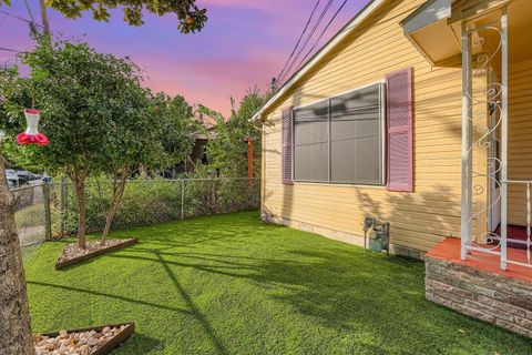 Tiny photo for 2308 Santa Rita ST, Austin, TX 78702 (MLS # 8047742)