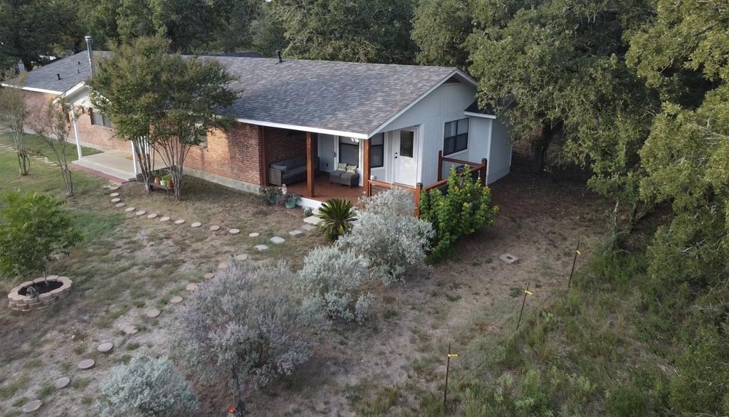 Photo of 535 Paintbrush TRL, Lockhart, TX 78644 (MLS # 2318430)