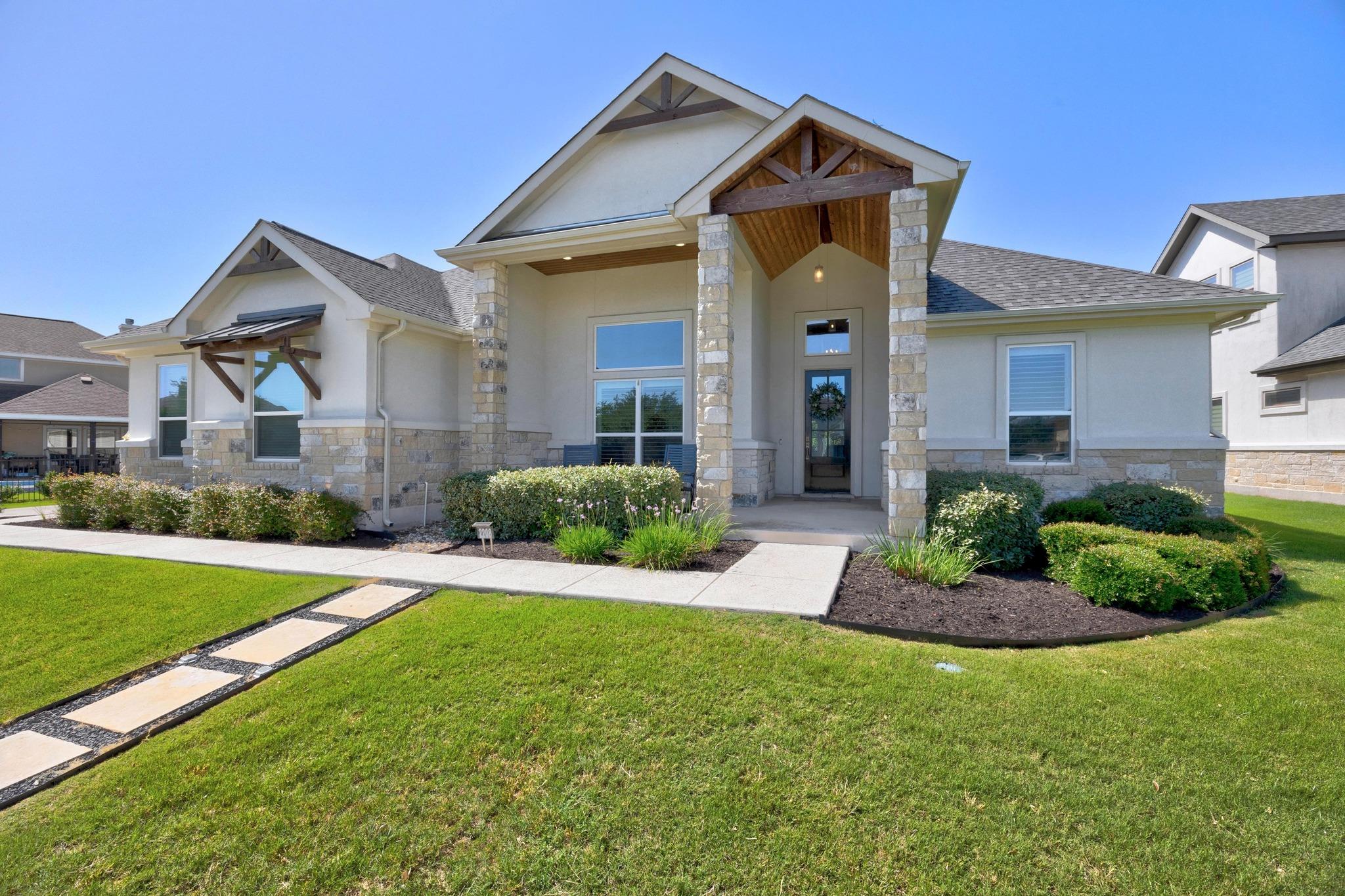 2208 Quarry LOOP