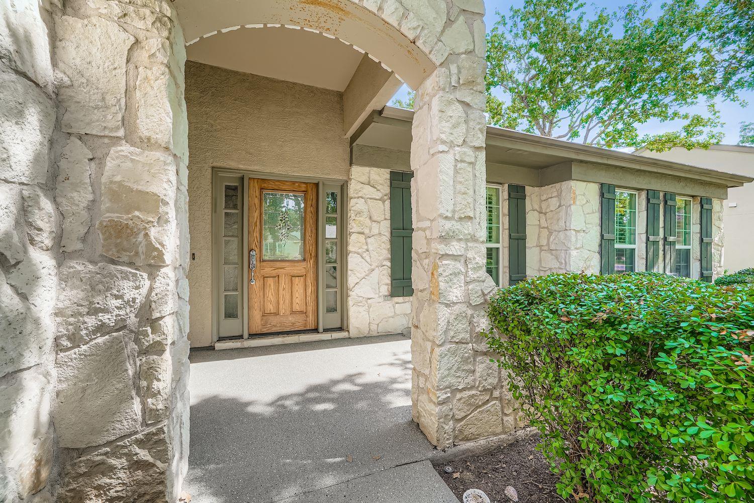 207 River Rock DR