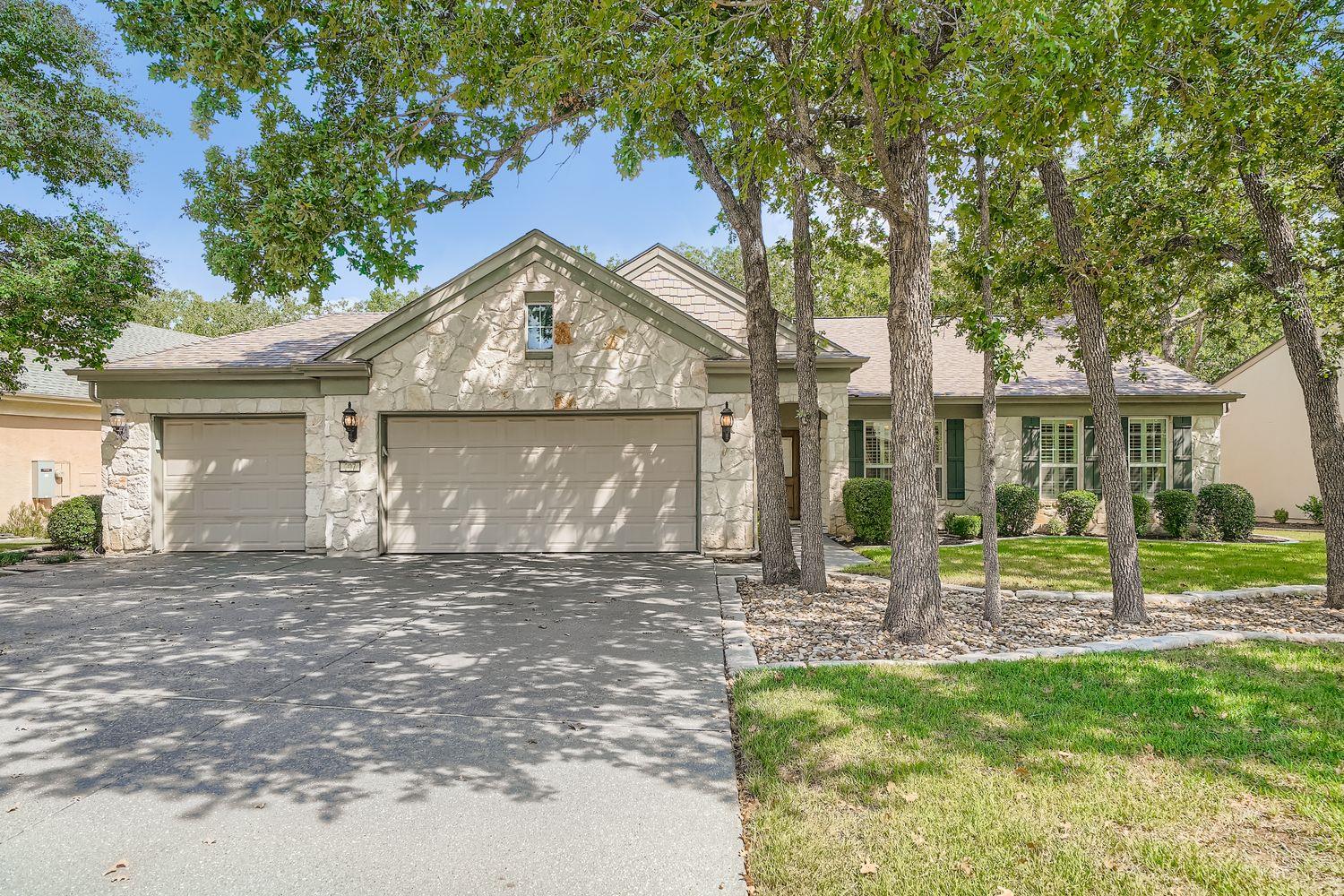 207 River Rock DR