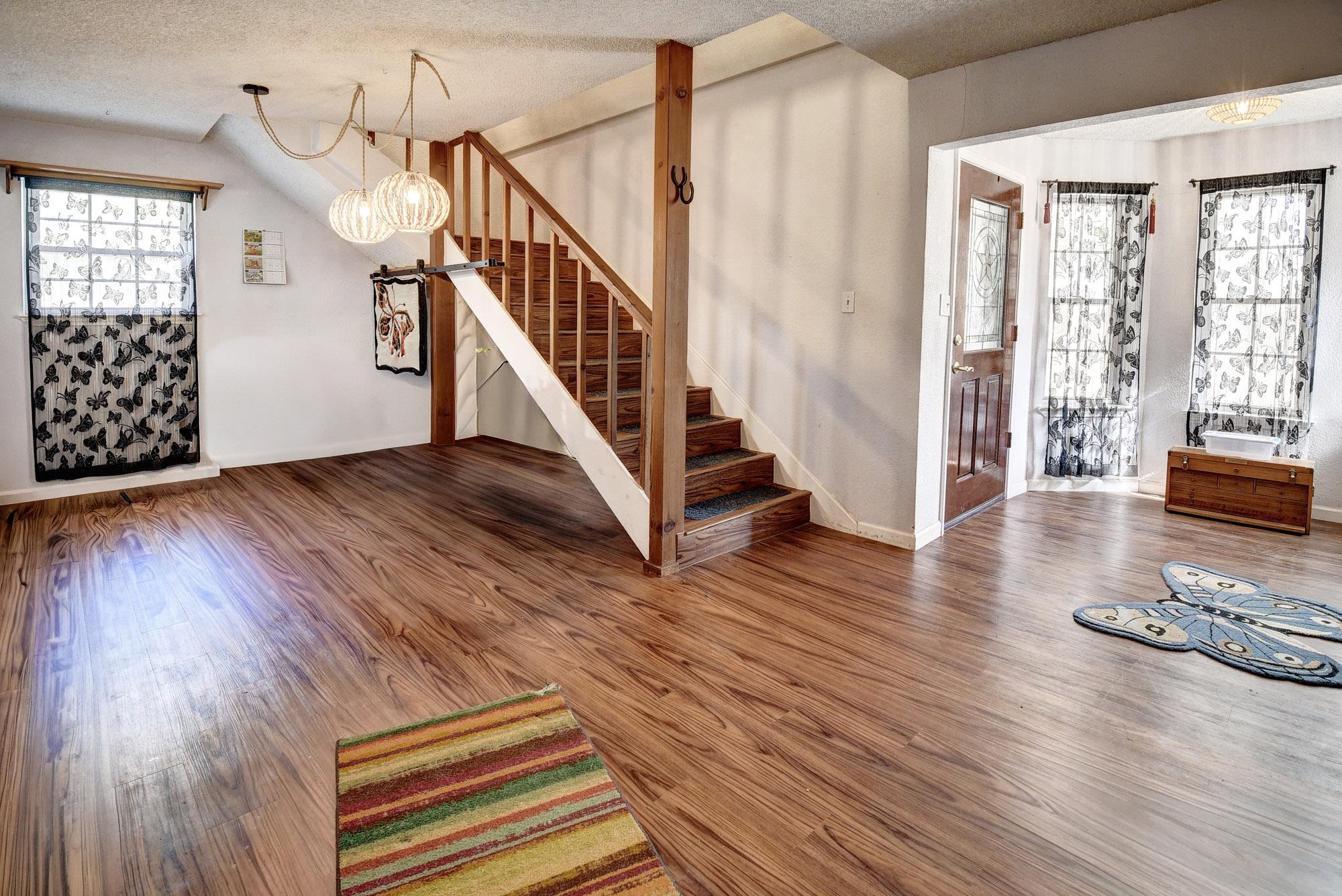 165 Thousand Oaks DR