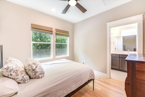 Photo of 112 E 54th ST, Austin, TX 78751 (MLS # 2706335)