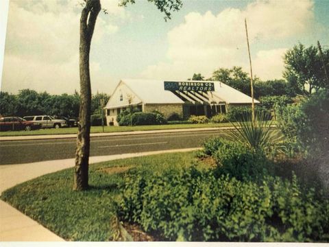 Photo of 2615 Western Trails BLVD, Austin, TX 78745 (MLS # 1061668)