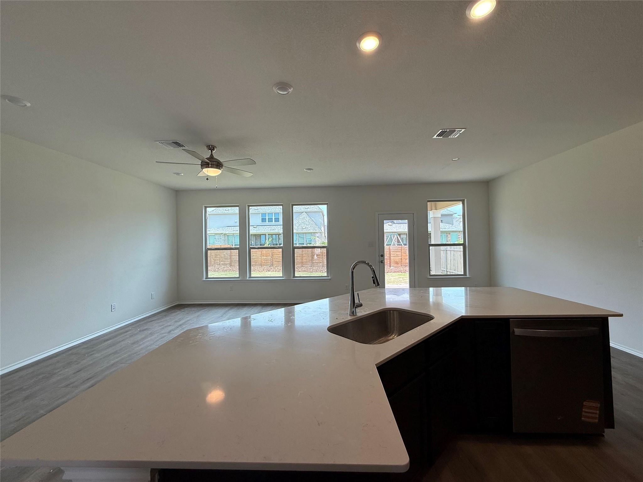 1552 Garlock DR