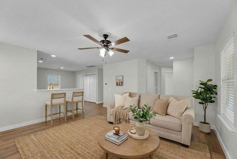 Photo of 11617 Briarcreek LOOP, Manor, TX 78653 (MLS # 4205779)