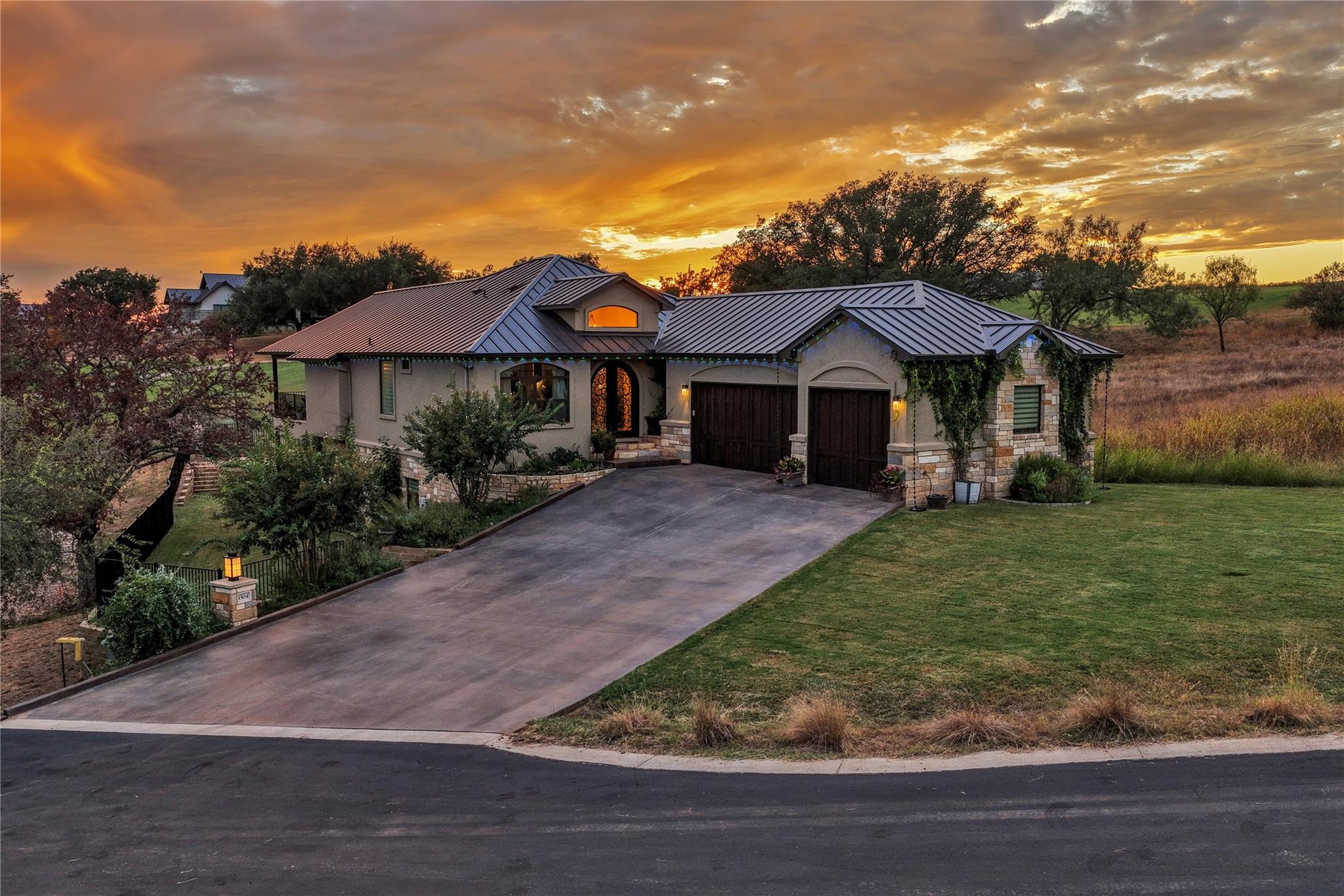 1504 Desert Sun