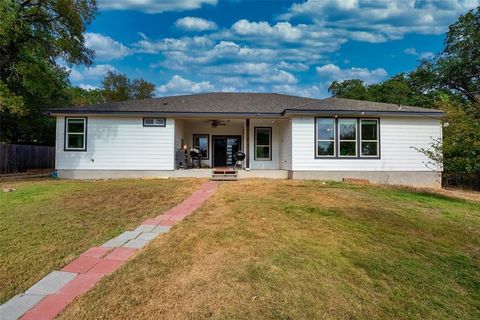 A home in Del Valle