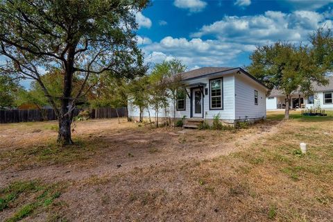 A home in Del Valle