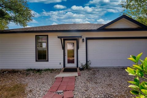 A home in Del Valle