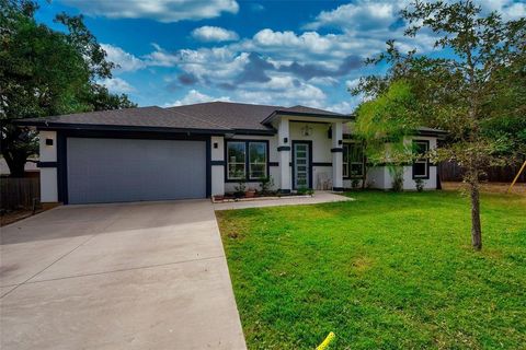 A home in Del Valle