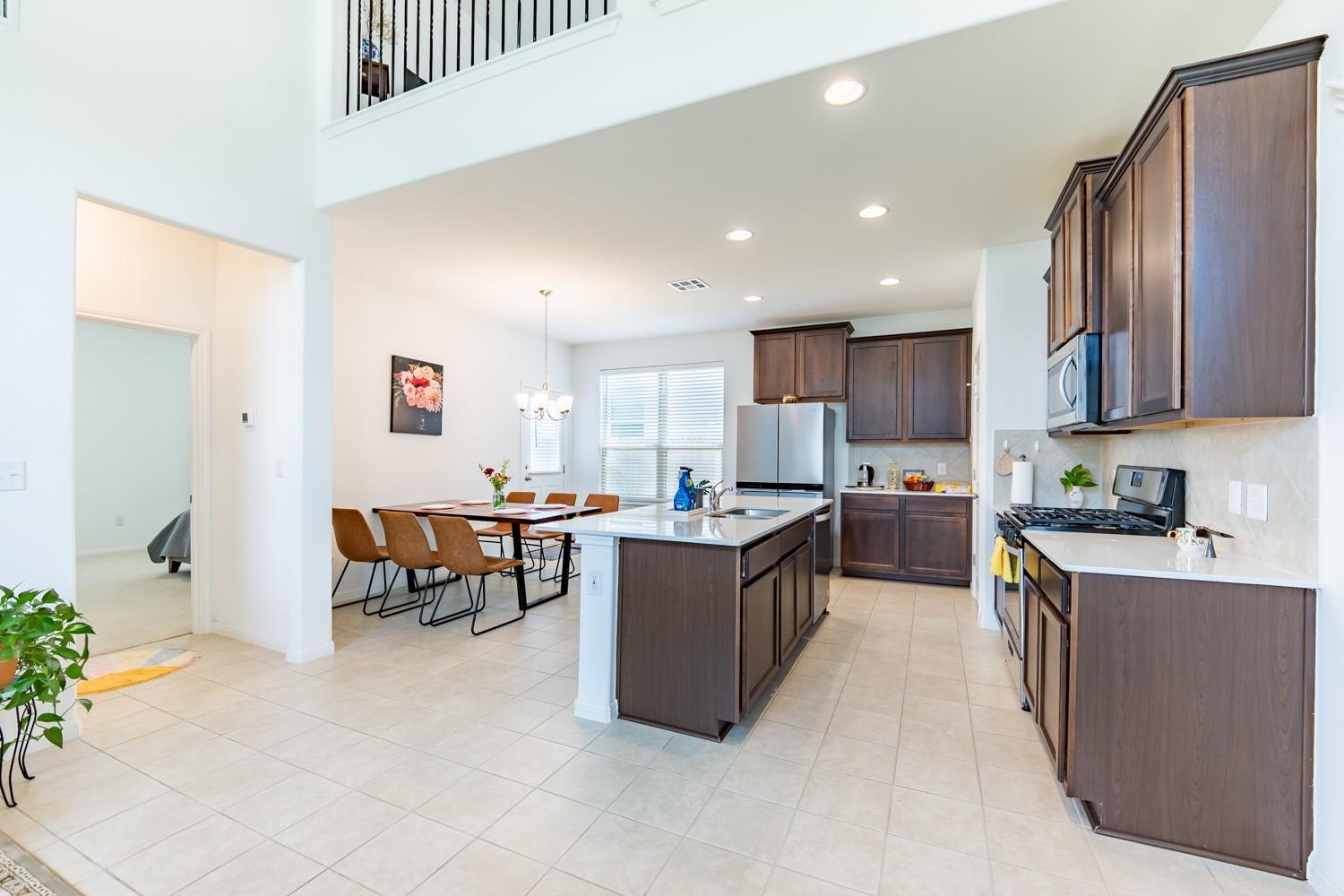 169 Mayney LN