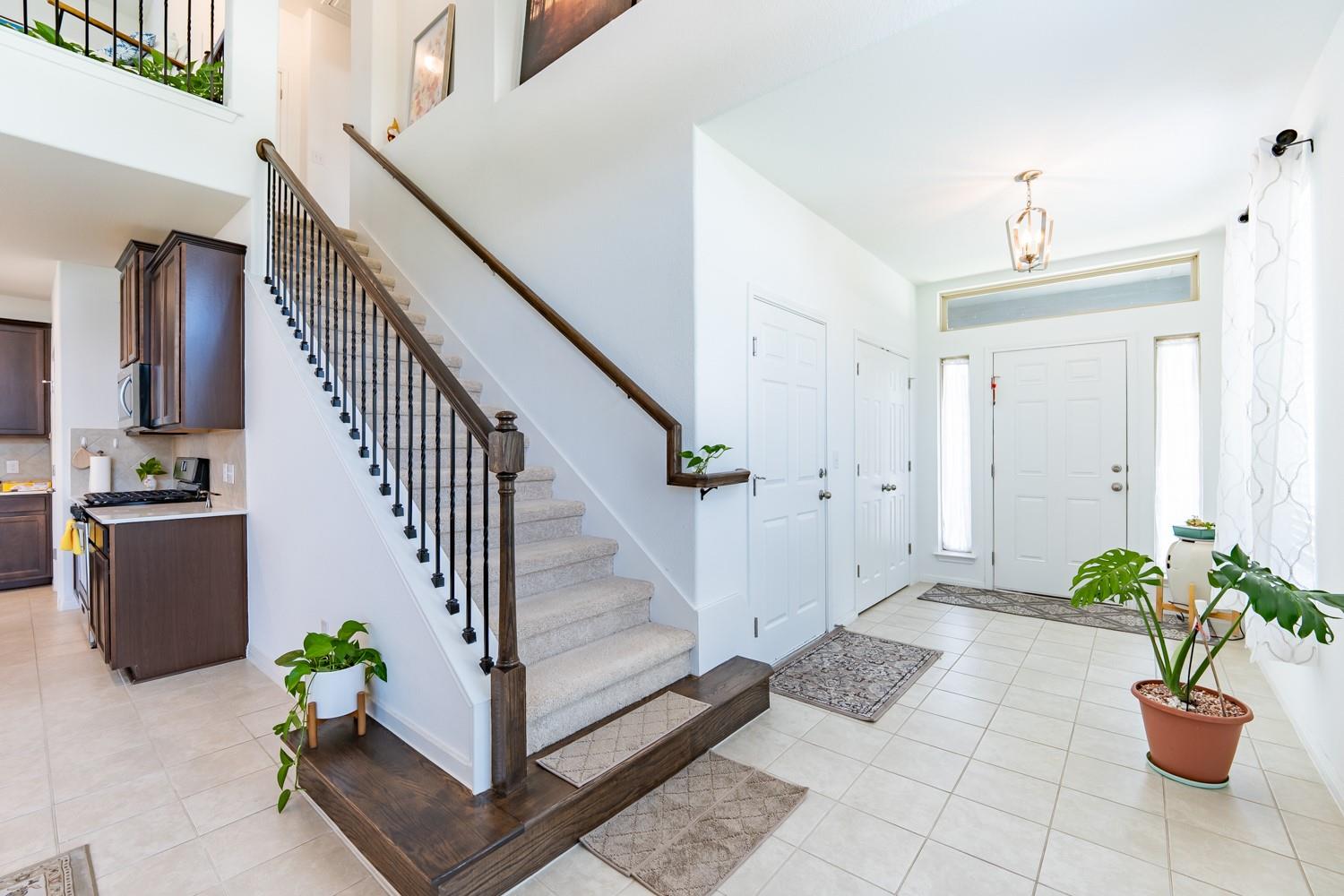 169 Mayney LN