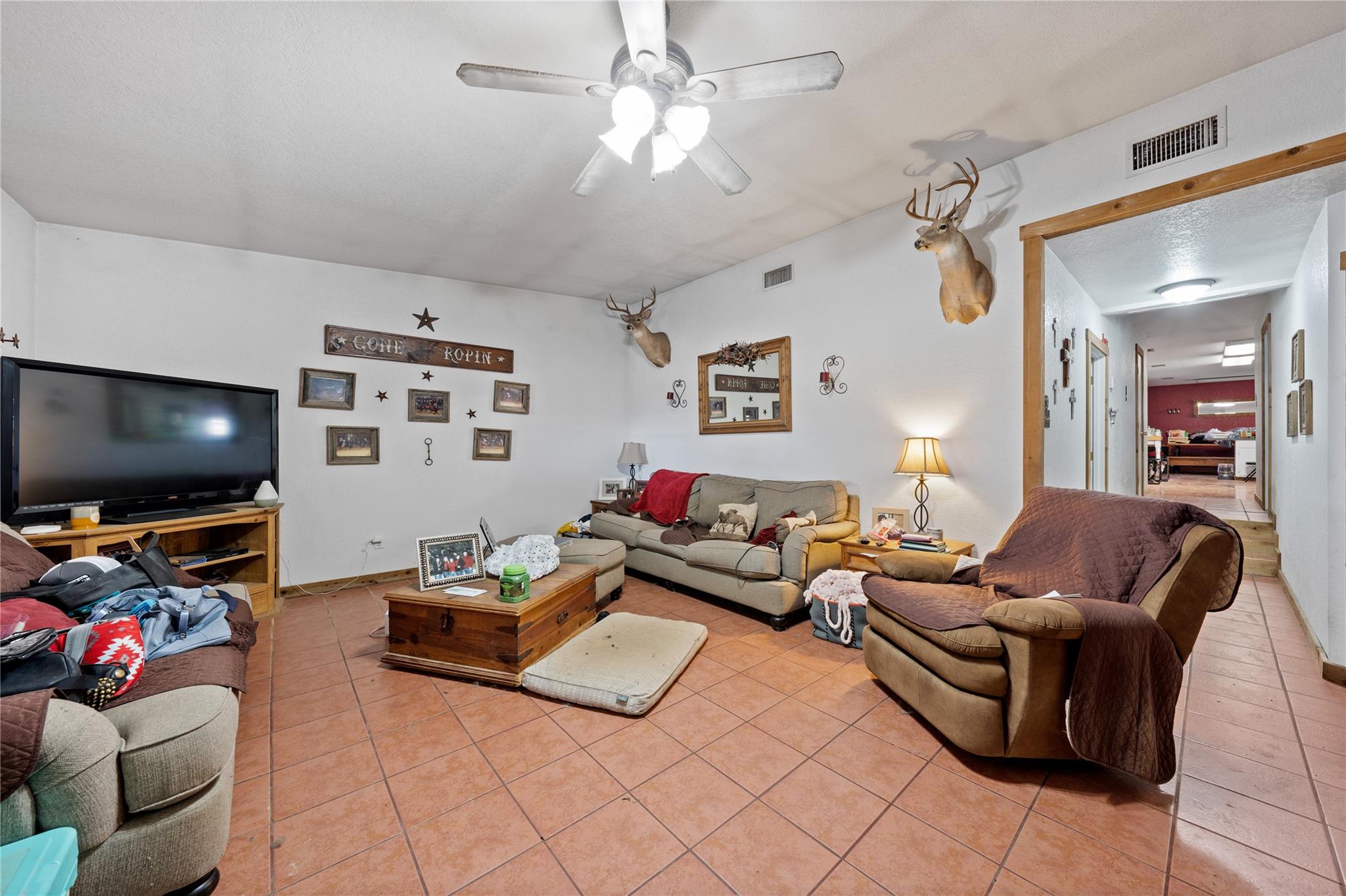 3484 W Amity RD