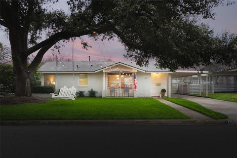 1507 Corona DR Austin TX 78723