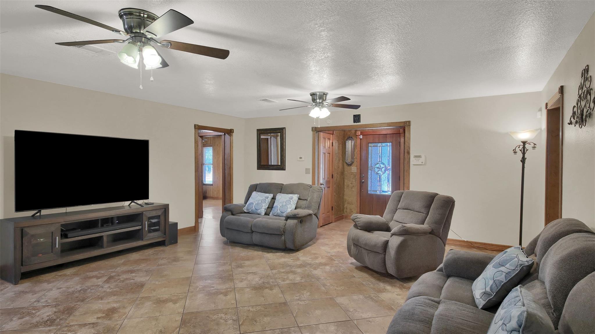 191 Jordan LN