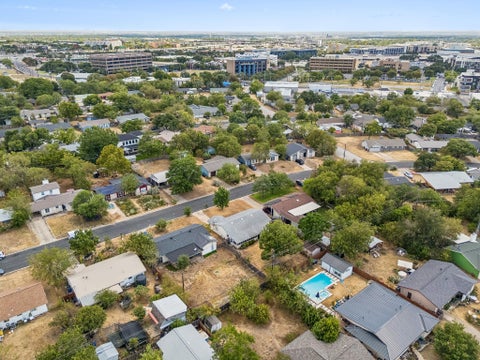 Tiny photo for 6904 Miranda DR, Austin, TX 78752 (MLS # 2505135)